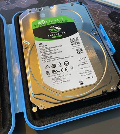 Seagate Barracuda 3.5 inc disk in case